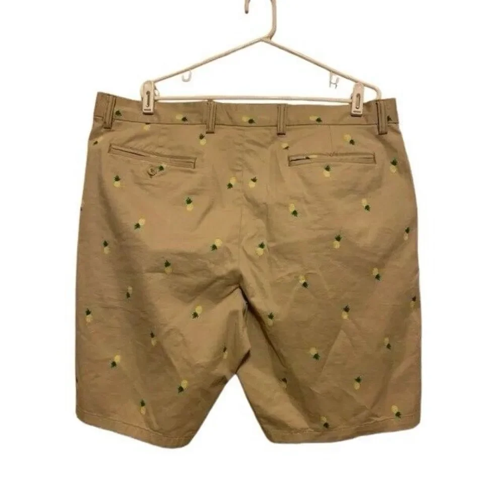 OLD NAVY SIZE 40 ULTIMATE SLIM PINEAPPLE SHORTS